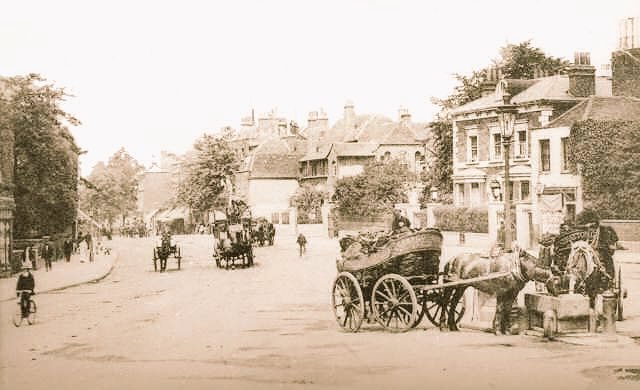 Marvelous pic of <a href="/OldTownClapham/">Clapham Old Town</a>. This area really becomes the hub of #Clapham come summer time. <a href="/TotallyClapham/">Totally Clapham</a> ☀️
