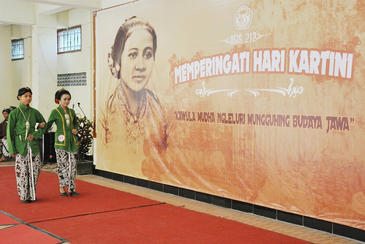 Dan ini dia juara-juara kita; juara 1 dari XI MIA 5, juara 2 dari X MIA 5, dan juara 3 Dari XI MIA 3. Selamat ya!