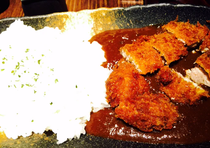 今日はデスラビッツにとってとても大切なライブがあるので、ゲン担ぎにキムカツカレーを食べました!みなさんデスラビをよろしくお願いします!がんばれゆずえみかりん!!#キムカツ 