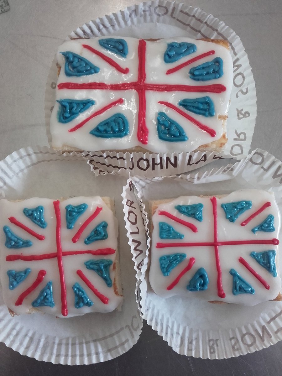 HoTBunnyBaker's tweet photo. #Time4T #HenleyEnterprisepark @CollierandRob @AboutHenley @ic_vikki #handmadeinHenley #HappyBirthdayYourMajesty https://t.co/1xrfsMKLw2