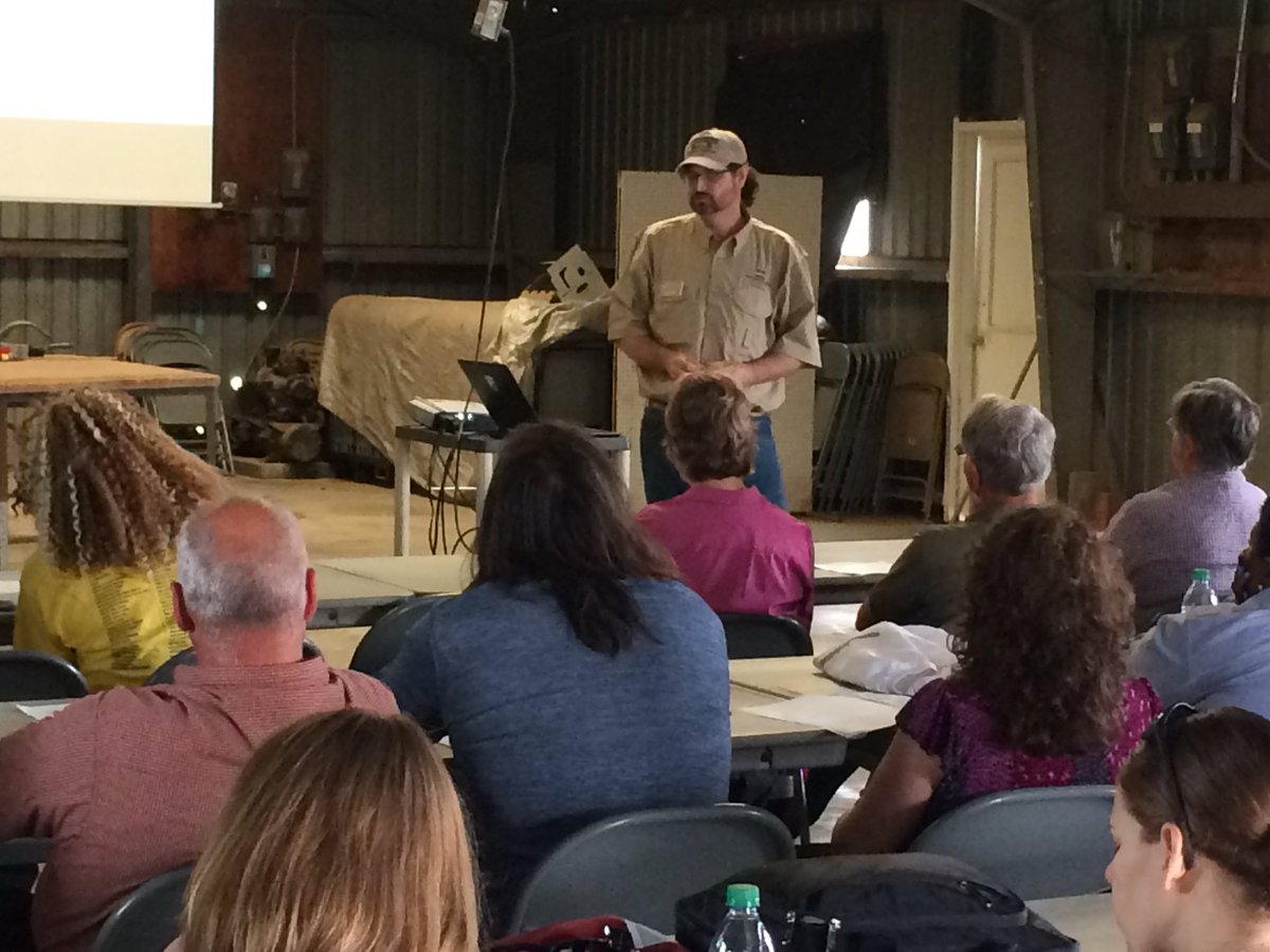 npkveg's tweet photo. #msuextservice Specialist Eric Stafne talks production and cultivars at strawberry field day. https://t.co/F1Xx6iSUii
