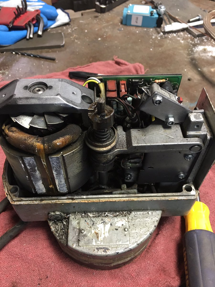 blacksmith_guy's tweet image. Boss tells me " all you gotta do is replace the electrical cord". Did I mention it in the middle of all this crap?