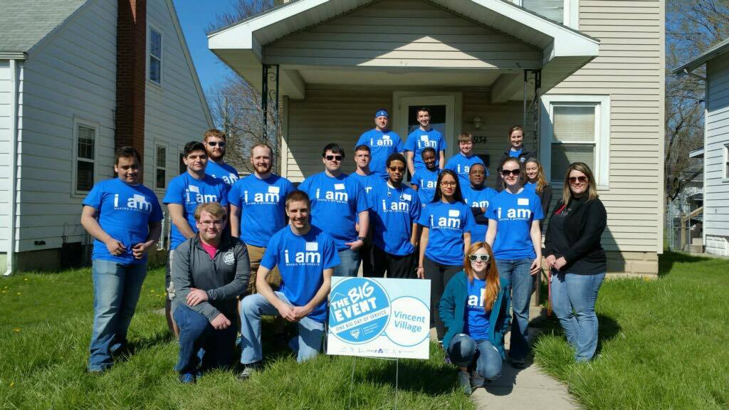 Vincent_Village's tweet photo. #TBT big shoutout to @IPFW students #ABigEvent who #volunteered past weekend & painted house for new #family move-in https://t.co/mN5cHNKAnP