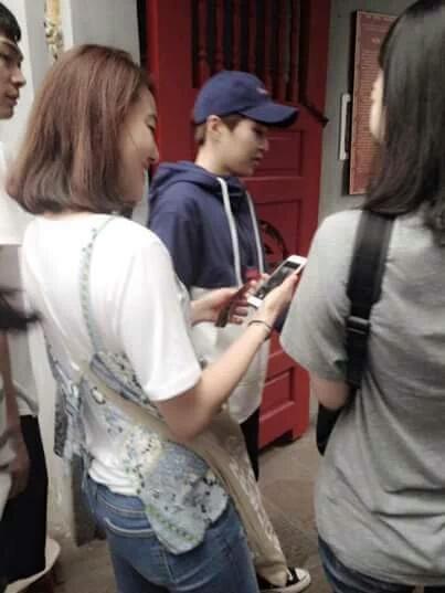 mildoomild's tweet image. 160421 #Xiumin เจ้าของแอคเจอซิ่วหมินที่ฮานอย เวียดนามวันนี้  /ซิ่วหมินเดินทางไปพักผ่อนกับครอบครัว ไปแบบส่วนตัวค่ะ ~