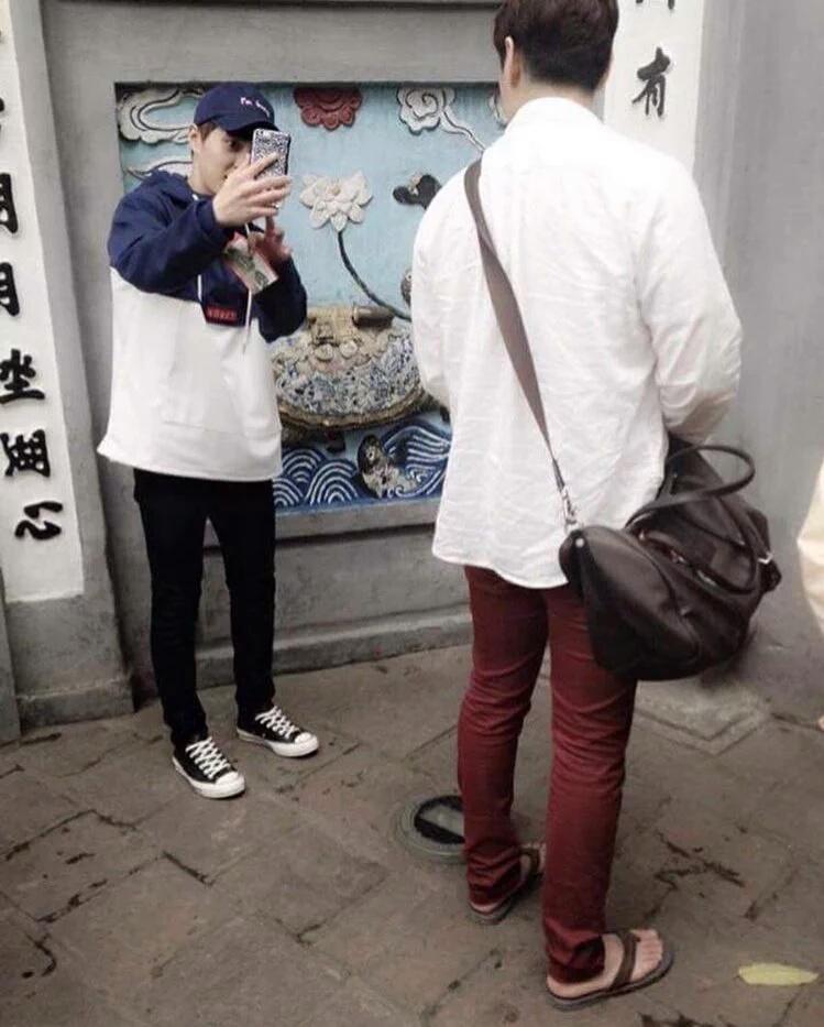 mildoomild's tweet image. 160421 #Xiumin เจ้าของแอคเจอซิ่วหมินที่ฮานอย เวียดนามวันนี้  /ซิ่วหมินเดินทางไปพักผ่อนกับครอบครัว ไปแบบส่วนตัวค่ะ ~