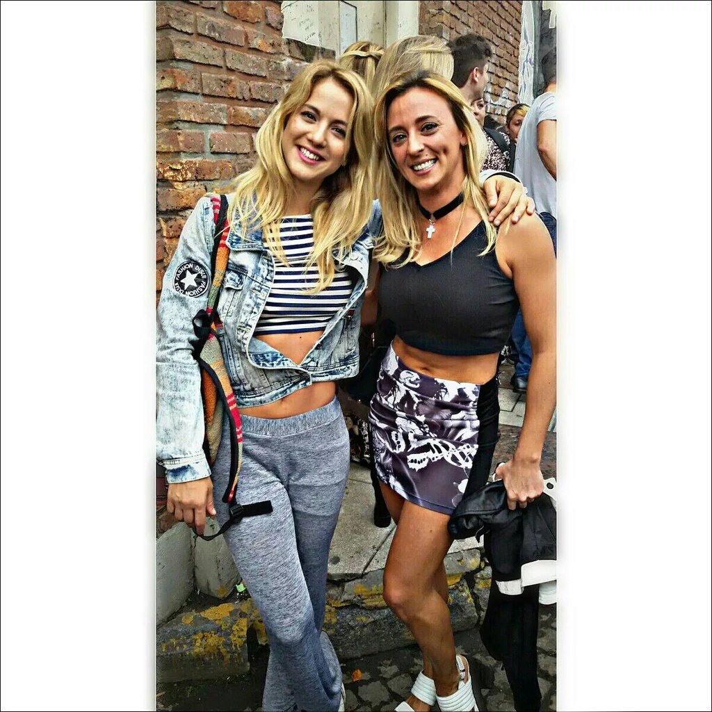 UnionRojaOffi's tweet photo. Quien Es Mas Linda 
Rt:  @flor_vigna @AndreCamachoC9 
Mg:  @Dalimartinelli1 @MicaViciconte https://t.co/AgY5HlOIE2