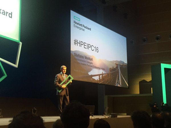 stefano_venturi's tweet photo. Il logo di #HPE è una cornice da riempire di valore, per creare insieme capolavori sempre diversi #HPEIPC16 https://t.co/Tu0CaVhWYW