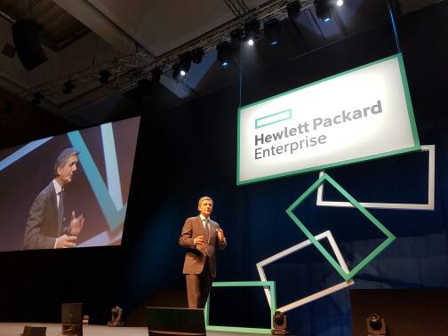 stefano_venturi's tweet photo. Il logo di #HPE è una cornice da riempire di valore, per creare insieme capolavori sempre diversi #HPEIPC16 https://t.co/Tu0CaVhWYW