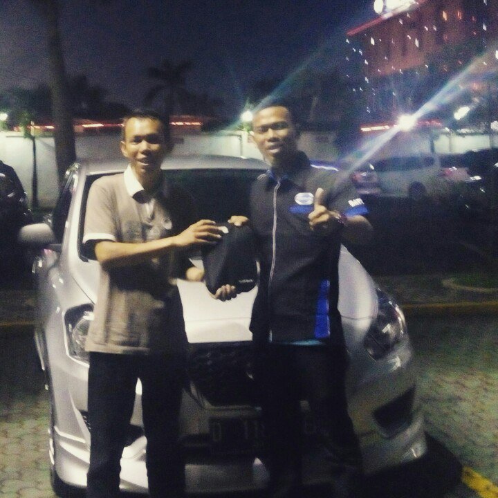 Pengambilan Unit Datsun Go Type T Aktive Silver Atas Nama Neni Fitriani pada tanggal 21-04-2016.