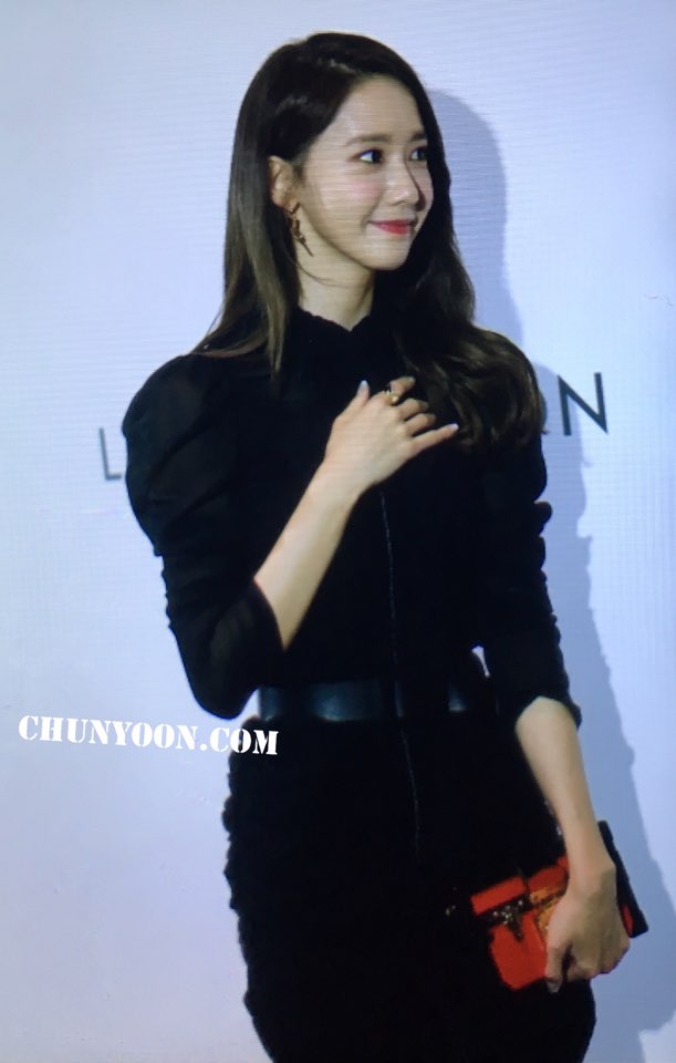 [PIC][20-04-2016]YoonA trở về Hàn Quốc + Đáp chuyến bay sang Nhật Bản dự sự kiện "Louis Vuitton Exhibition" vào chiều nay CgkB02GU0AAgwYb