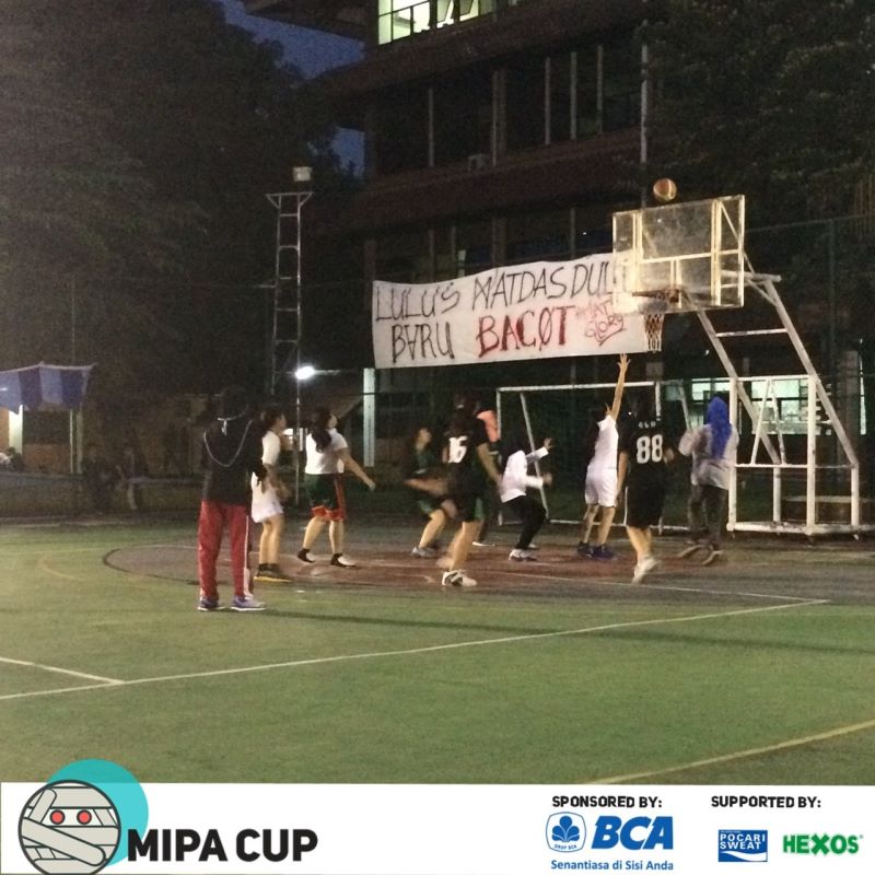 [PERTANDINGAN BASKET MIPA CUP]
Perolehan sementara Fisika (13) vs (20) Kimia
Dukung terus kontingenmu!🏀
