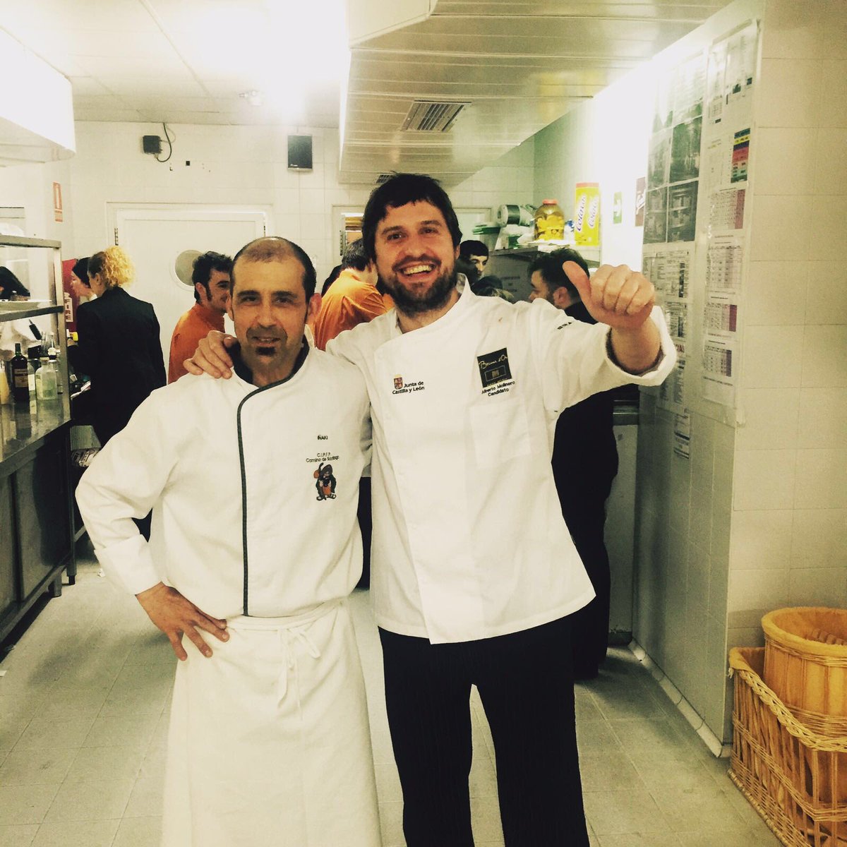 LaRocademercado's tweet photo. #AlbertoMolinero estuvo ayer en la escuela de #cocina de #SantoDomingoDeLaCalzada en las jornadas de vaca Avileña. https://t.co/h34O5pSy0P
