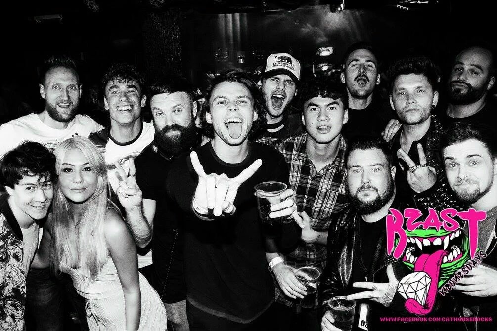 5SOS_SGFam's tweet photo. Michael, Ashton, Calum at the Don Broco DJ set in Cathouse Glasgow club https://t.co/pVuwGixC01