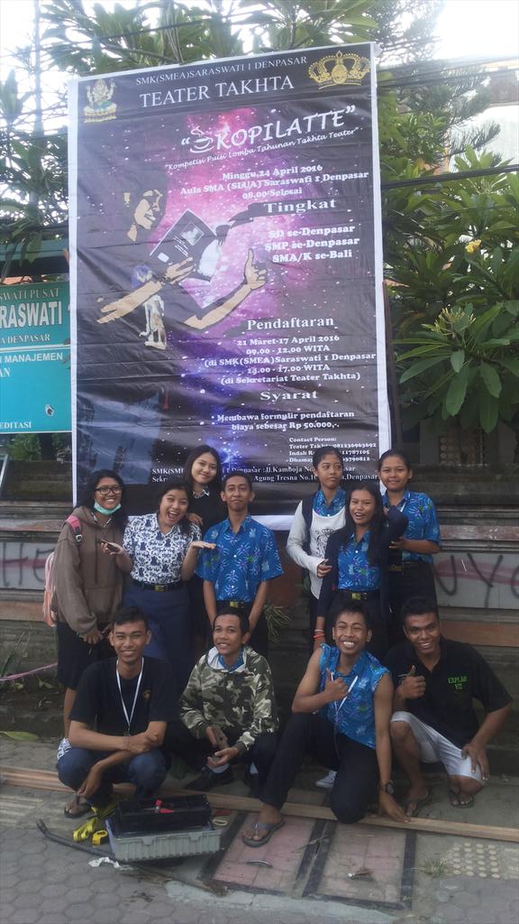 teatertakhta's tweet photo. Baliho lomba baca puisi Teater Takhta "KOPILATTE" walau acara sudah dekat..pendaftaran masih dibuka..ayo mari daftar https://t.co/I1XBp51U7h