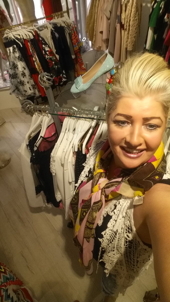 This gorgeous lady supporting @frockadvisor #FIday