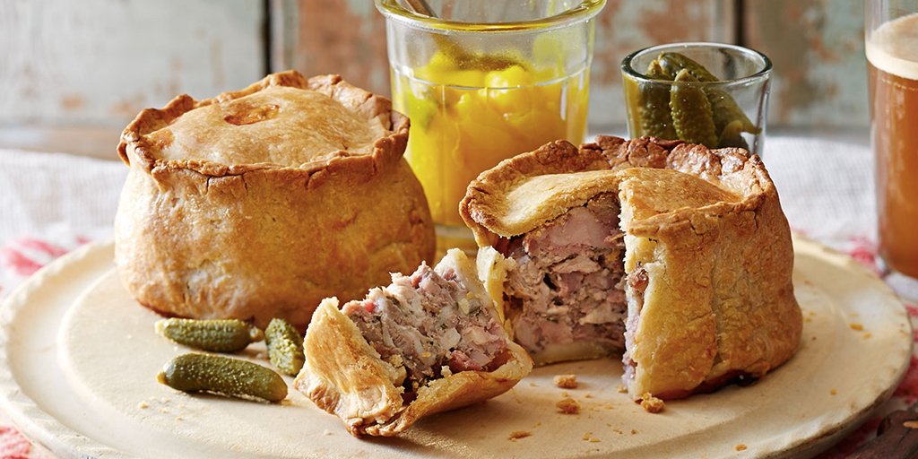 Celebrate the Queen’s 90th Birthday with the best of British. 👑🍰 #HappyBirthdayYourMajesty tes.co/BritishRecipes