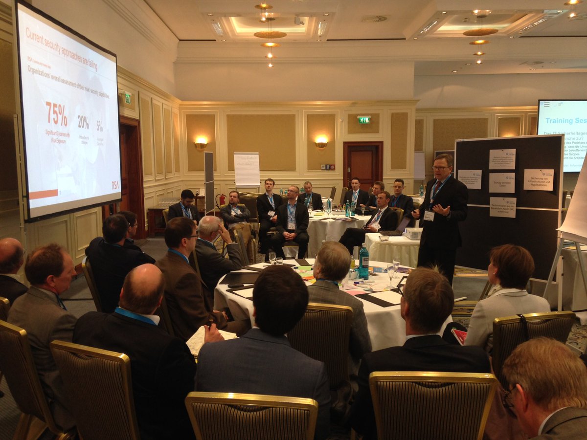 Ralf Kaltenbach delivering an ASOC workshop at #rethinkitis Security event in Berlin