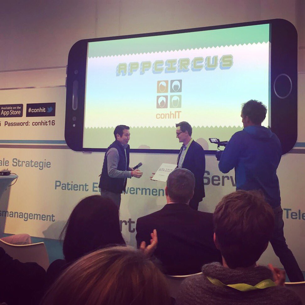 Handing over the #prize to <a href="/CatchMyPain/">CatchMyPain</a> for winning the <a href="/appcircus/">Appcircus</a> competition <a href="/conhIT/">conhIT</a>! Congrats and see u in #BCN