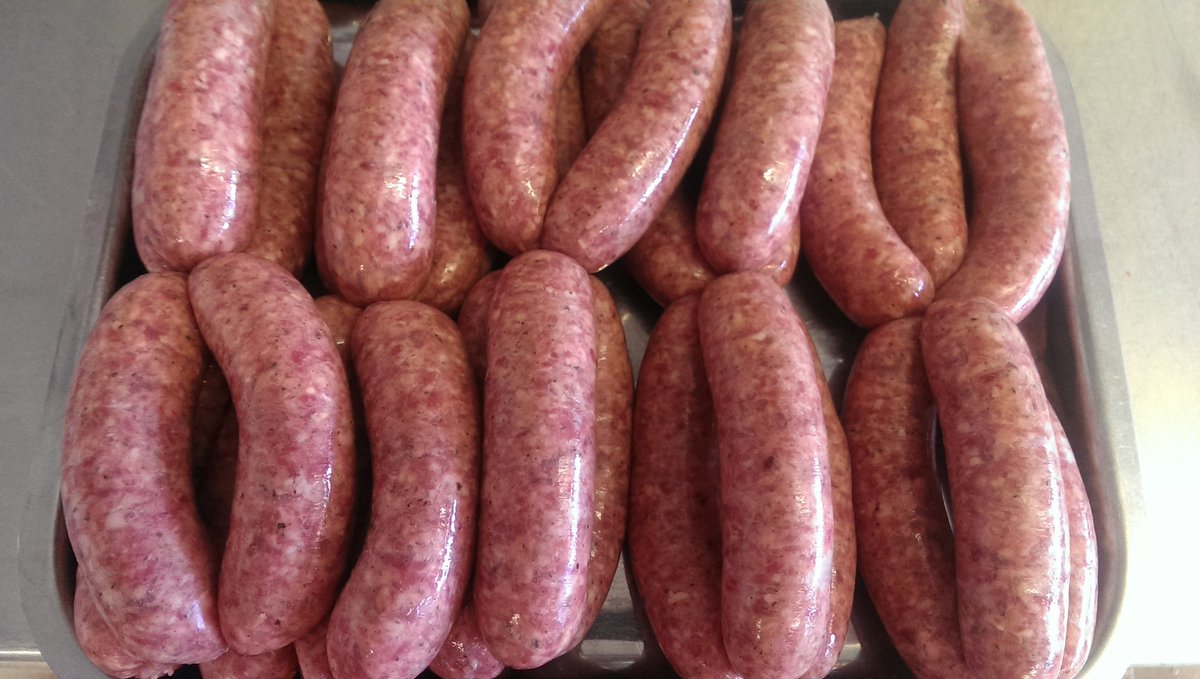 Perfect for the first BBQ of the year,
Lamb and mint sausages @MCJCasings <a href="/DalzielLtd/">Dalziel</a> <a href="/LucasIngredient/">Lucas Ingredients</a>