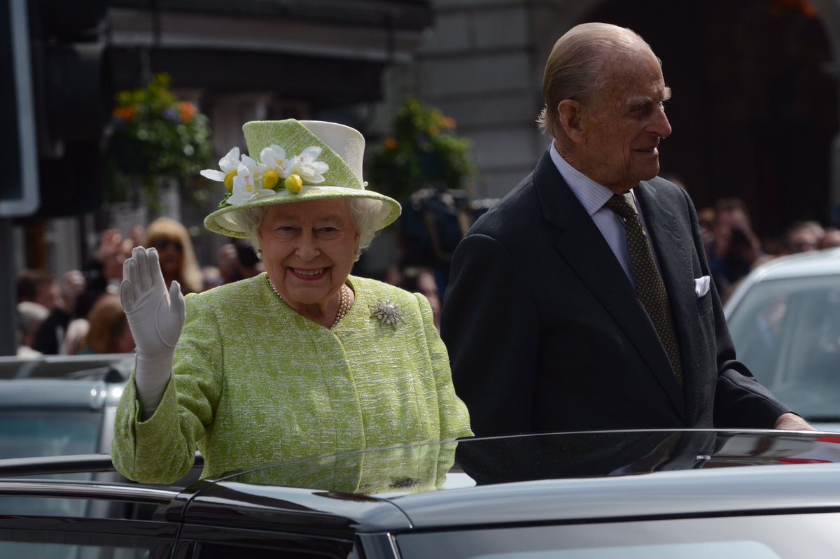 Happy Birthday Your Majesty (and thanks for the look 😃 ) #Windsor
