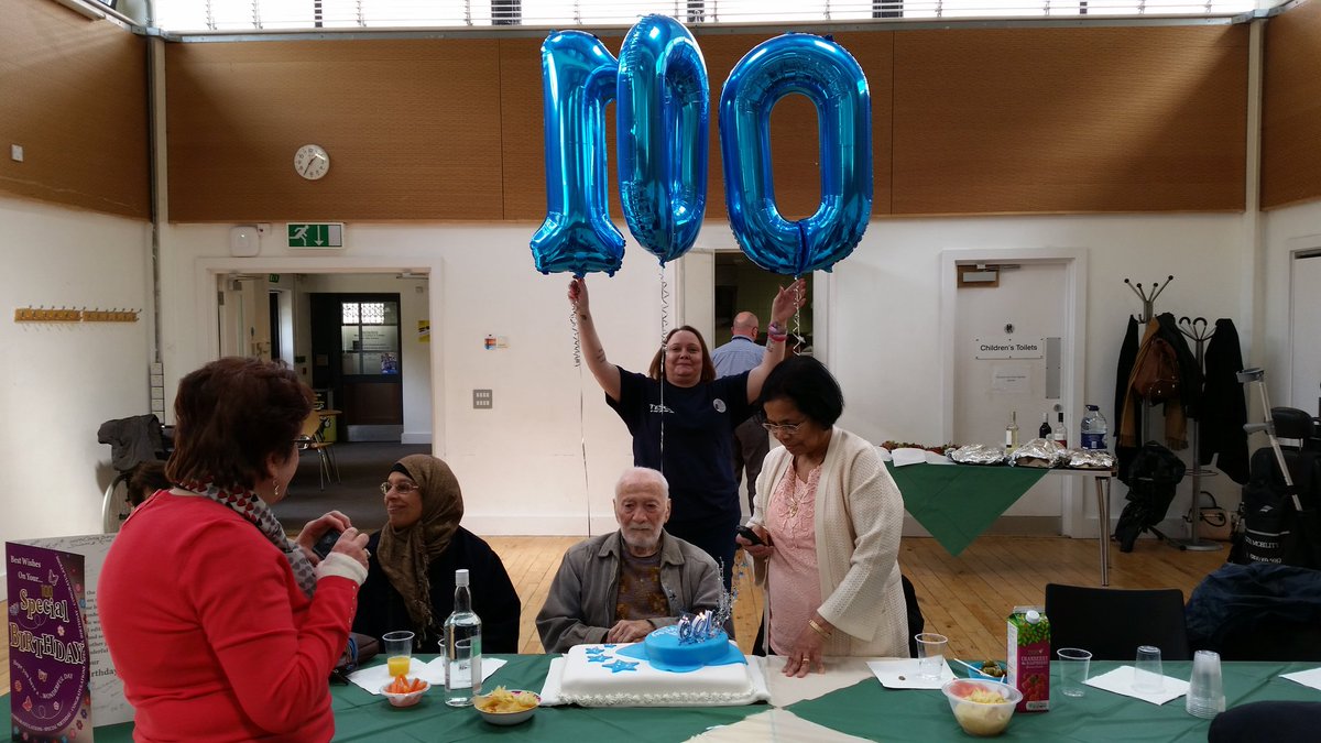 Birthday wishes 2 both the Queen @BritishMonarchy + Lisson resident Mr Klimek, who turns 100 years young today!