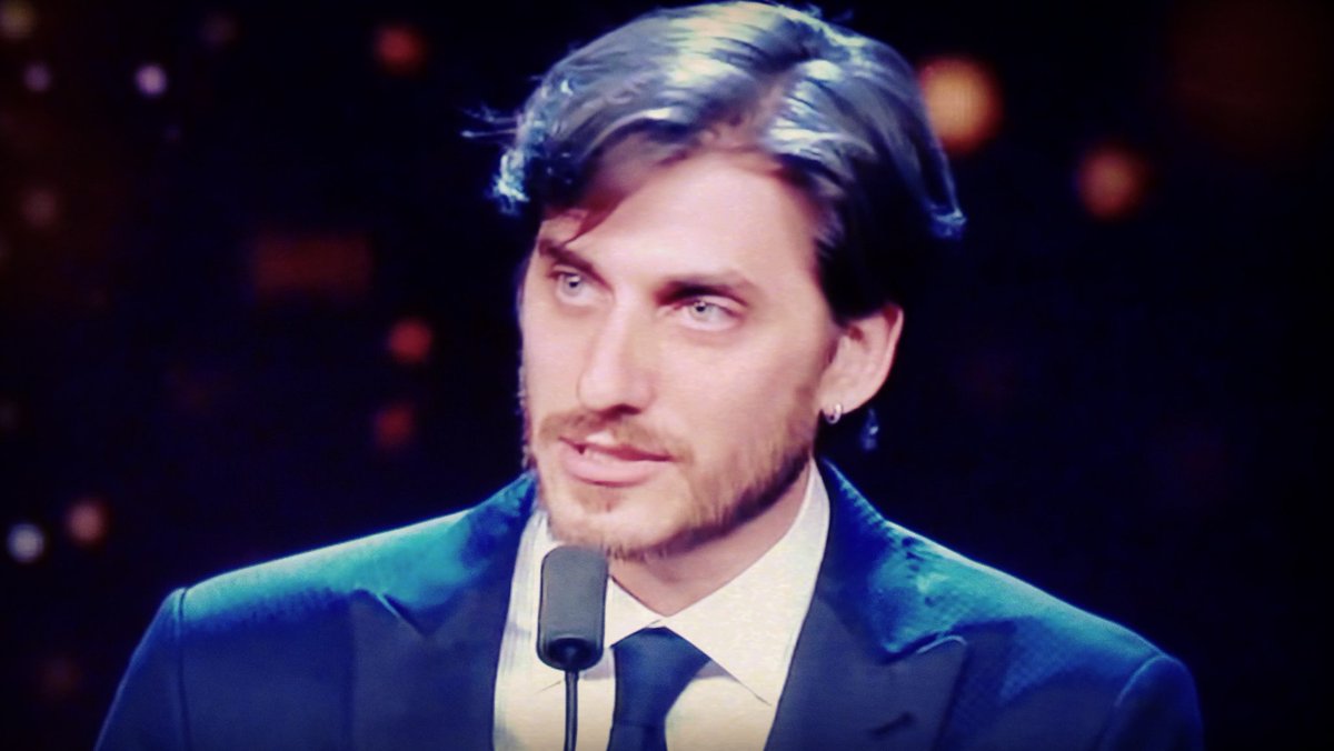fedae_cola's tweet photo. ⚫Unico⚫ 
#lucamarinelli #David2016 #DavidDiDonatello  #LoChiamavanoJeegRobot @_LucaMarinelli_ https://t.co/PTTdAGXOuH