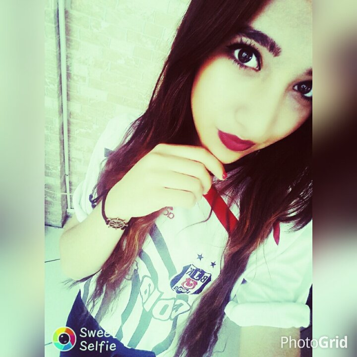 Nurbingoll's tweet photo. #Besiktas #asktır ⬛⬜😍 https://t.co/XszBgKlq96