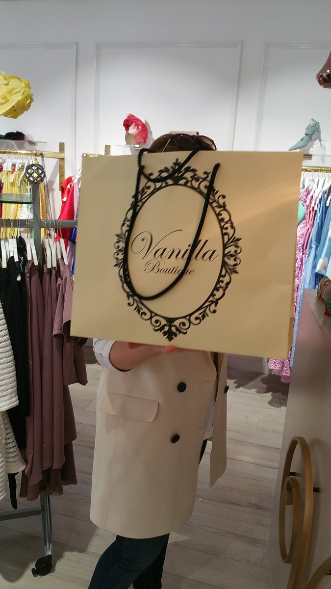 We have a shy one xxx #FIDay @frockadvisor