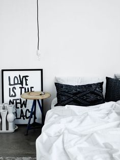 MiniSunLighting's tweet image. Get the industrial style look this season with the vintage exposed bulb: facebook.com/MiniSunlightin… #minisun #vintage