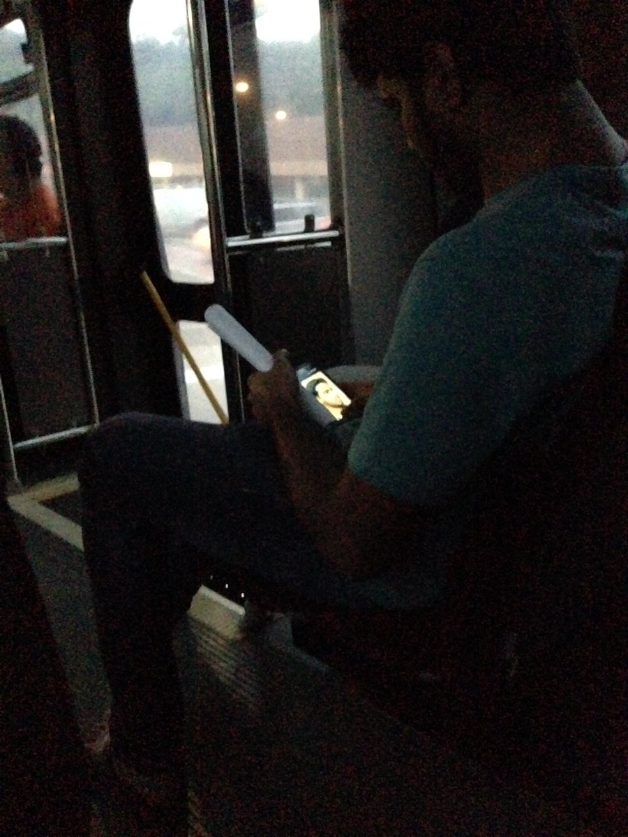 the_vicesp's tweet image. This dude has himself as his screen saver .... #tooextra