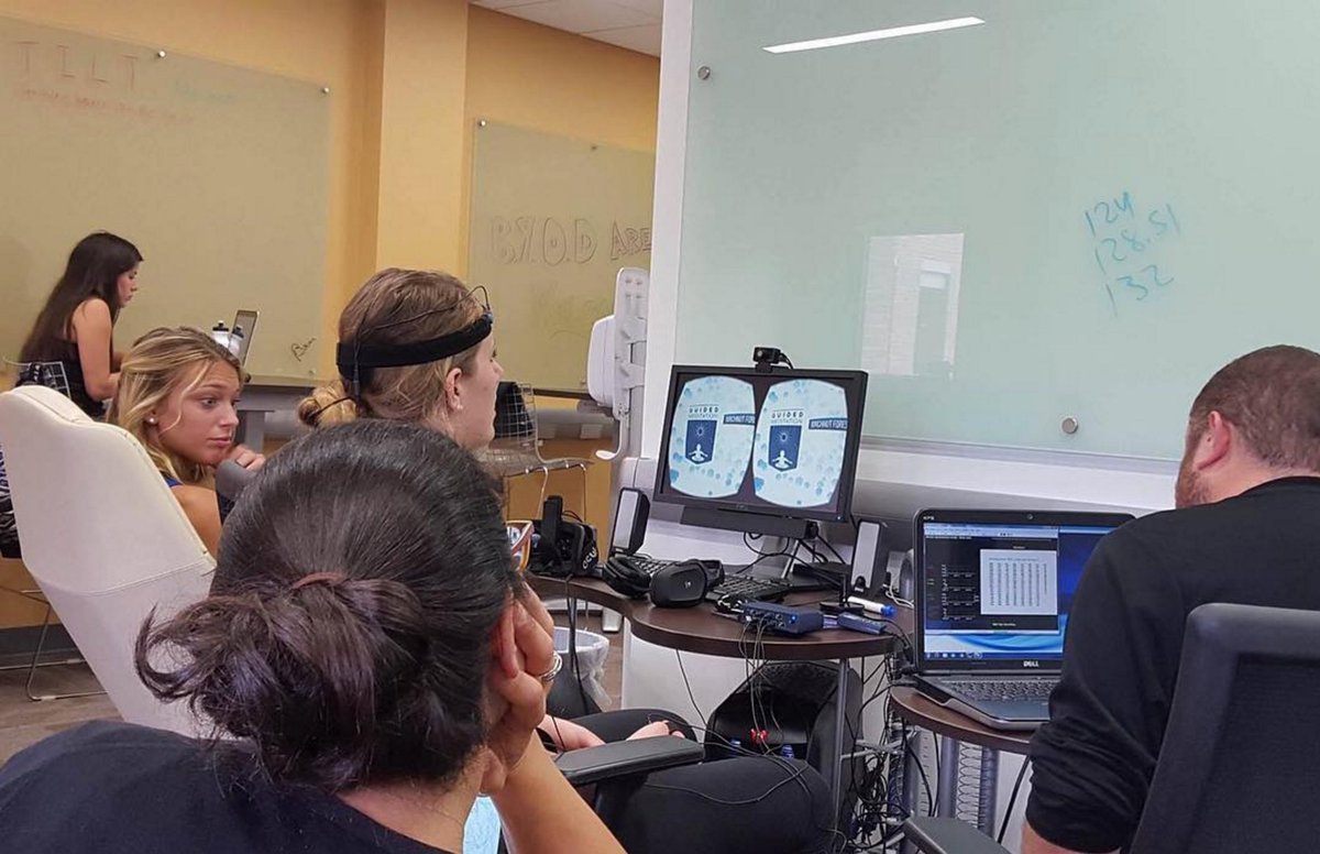 fsuannescollege's tweet image. The #SportPsych department has been using #OculusRift in the @CoeSandbox to measure physiological responses. #edtech