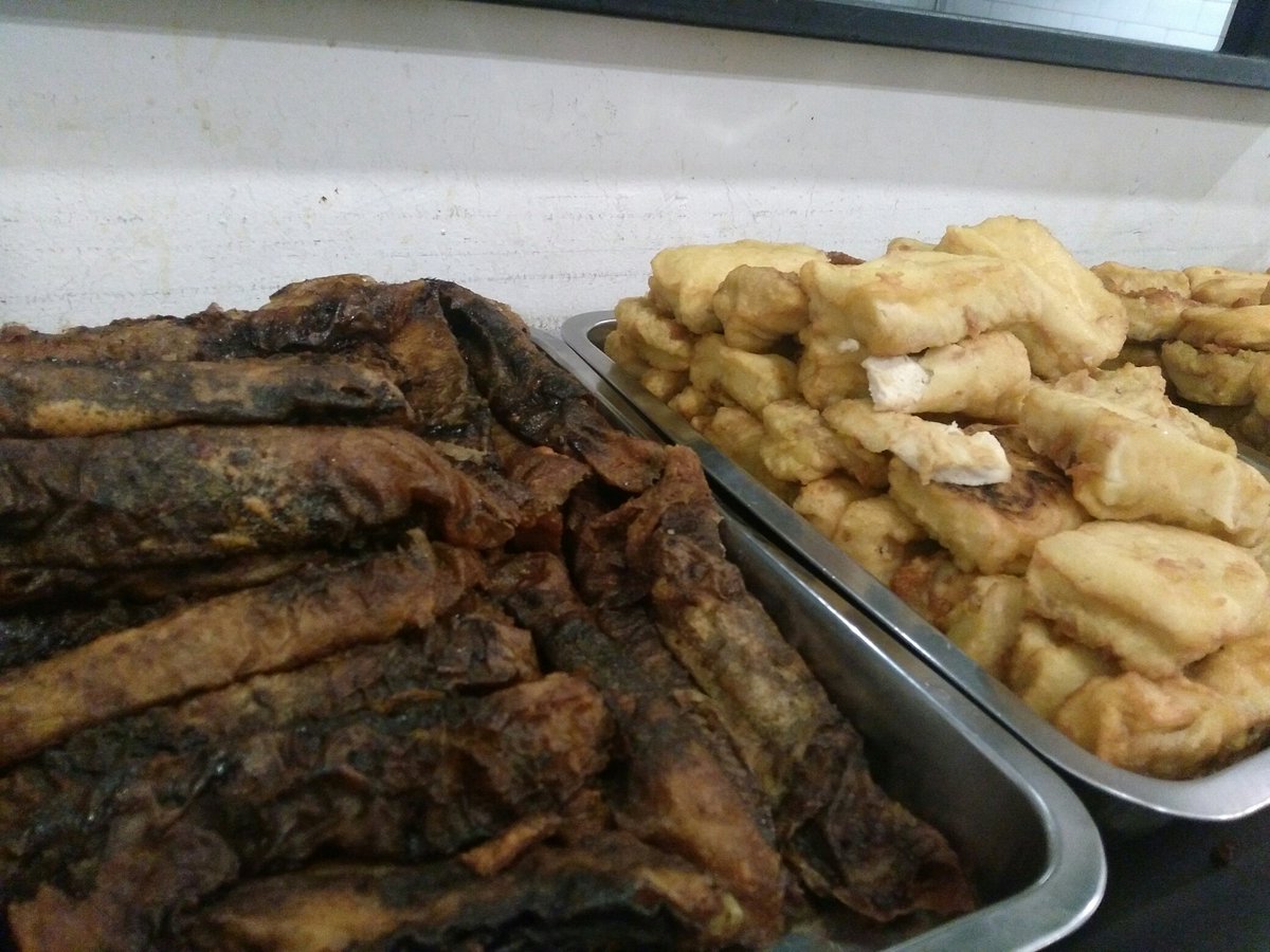 heychoro's tweet image. GAES JANGAN TERLALU SERIUS, KITA MASIH PUNYA GORENGAN LHO GAES. #womenintech #smschore @bukalapak @smartfrenworld