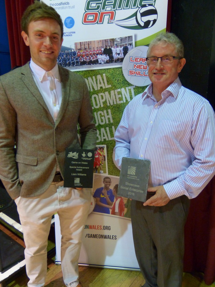 CRTWales's tweet photo. Special Achievement Award: Liam Williams! Sponsored by @CRTwales #GameOnAwards https://t.co/kcX2WPyfG3