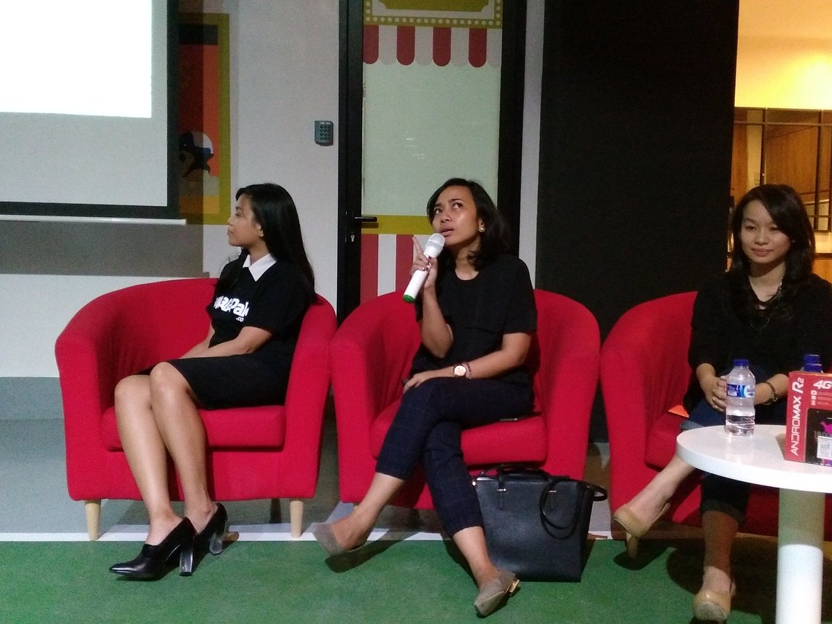 nagacentil's tweet image. #womenintech could be fashionable and stylish too 😳 
#SMSChore