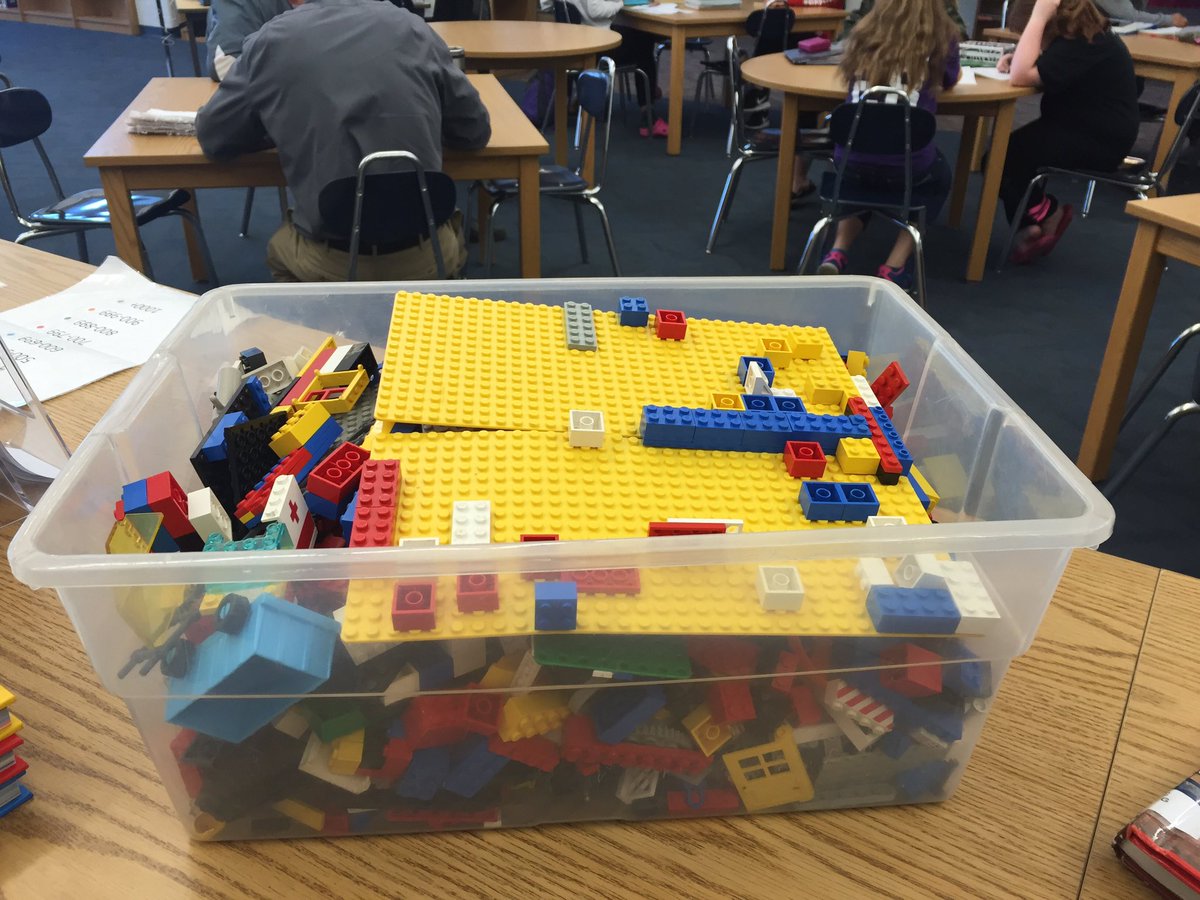KMMSMediaCenter's tweet photo. Thank you to @LWyttenbach and family for the generous Lego donation. #KMMSMaker #LegoWall @KmKrell https://t.co/WeOdfnWRAZ