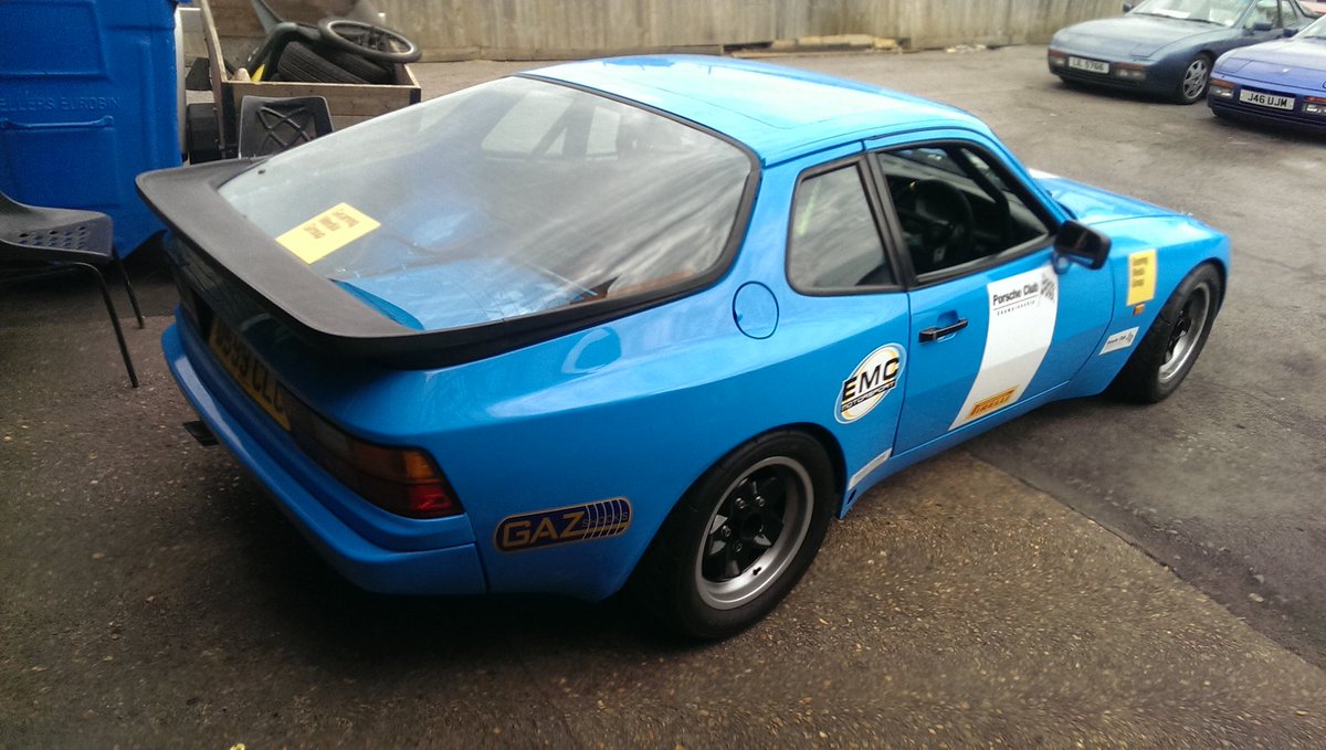 JCallRacing's tweet photo. #workllife #porschecars #Porsche 944 in for a few mods ready to get back out on track! #workhard #jcallracing #jmg https://t.co/MCNfkdEYO2