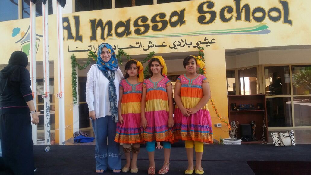 Umhamdan_123's tweet photo. @MoE_Students #اليوم_المفتوح_21ابريل مشاركة طالبات مدرسة أم حكيم الأنصارية في مدرسة الماسة برقصة مصرية https://t.co/eUZAwAwSy3