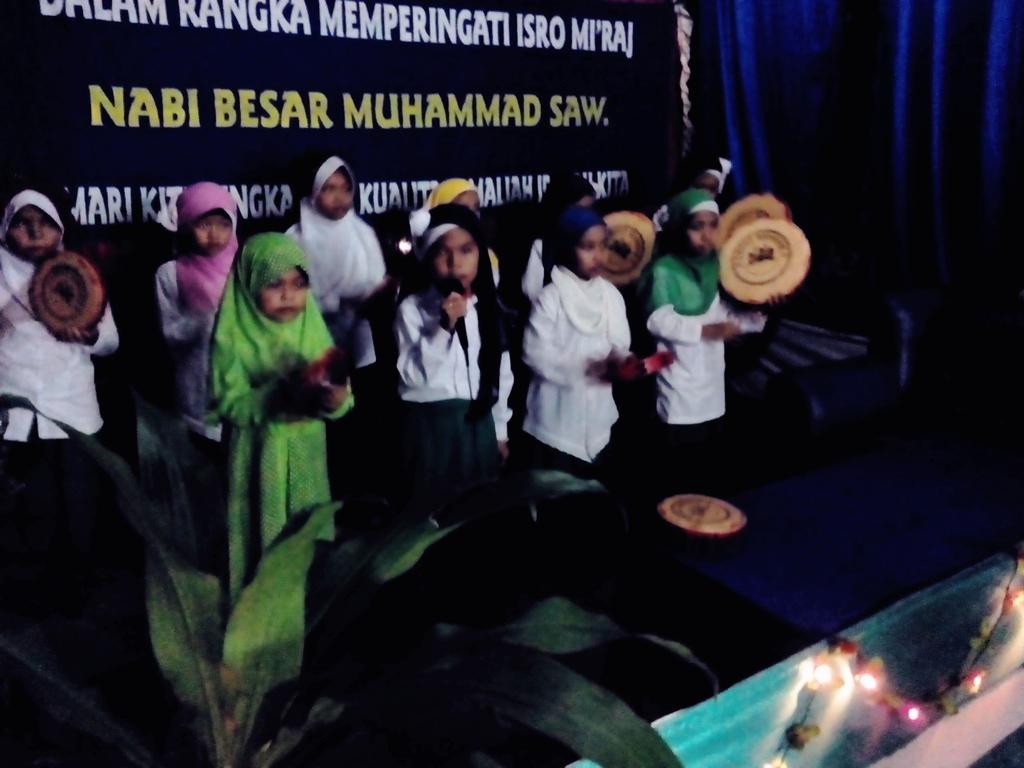 wanawali's tweet photo. Keg. Peringtan isro mi'raj tingkat Rw 03 @wanawali @KecCibatu https://t.co/BMHOZsPl8R