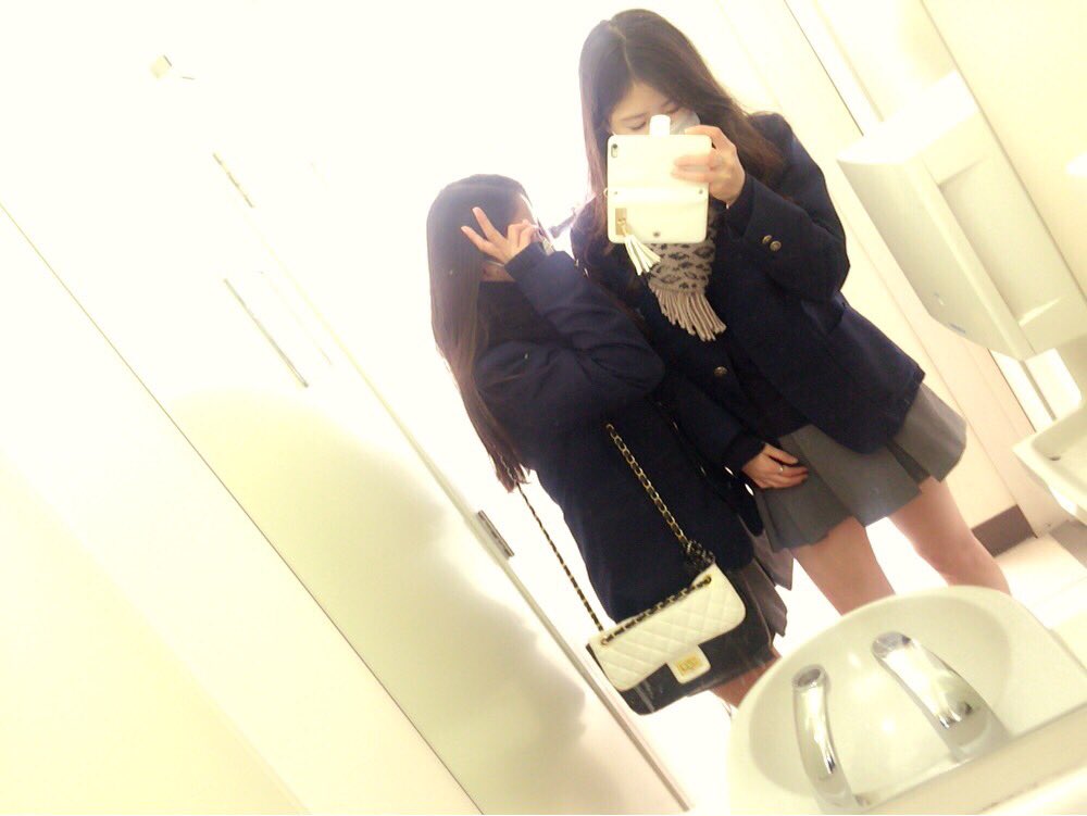 ym_tnit205's tweet photo. もなと日曜日に梅田行く😝👍👣
めっちゃ楽しみまだもなゆいの誕生日プレゼントかってくれてないってゆう悲しさ…(爆笑)
もし１日でも誕プレ渡すの遅れたらもなとは常1解散かも？💖💖（笑）
何が来るか楽しみ😃👉👈
それに夜はご飯いぇーい🍽😏 https://t.co/eHn27yCciN