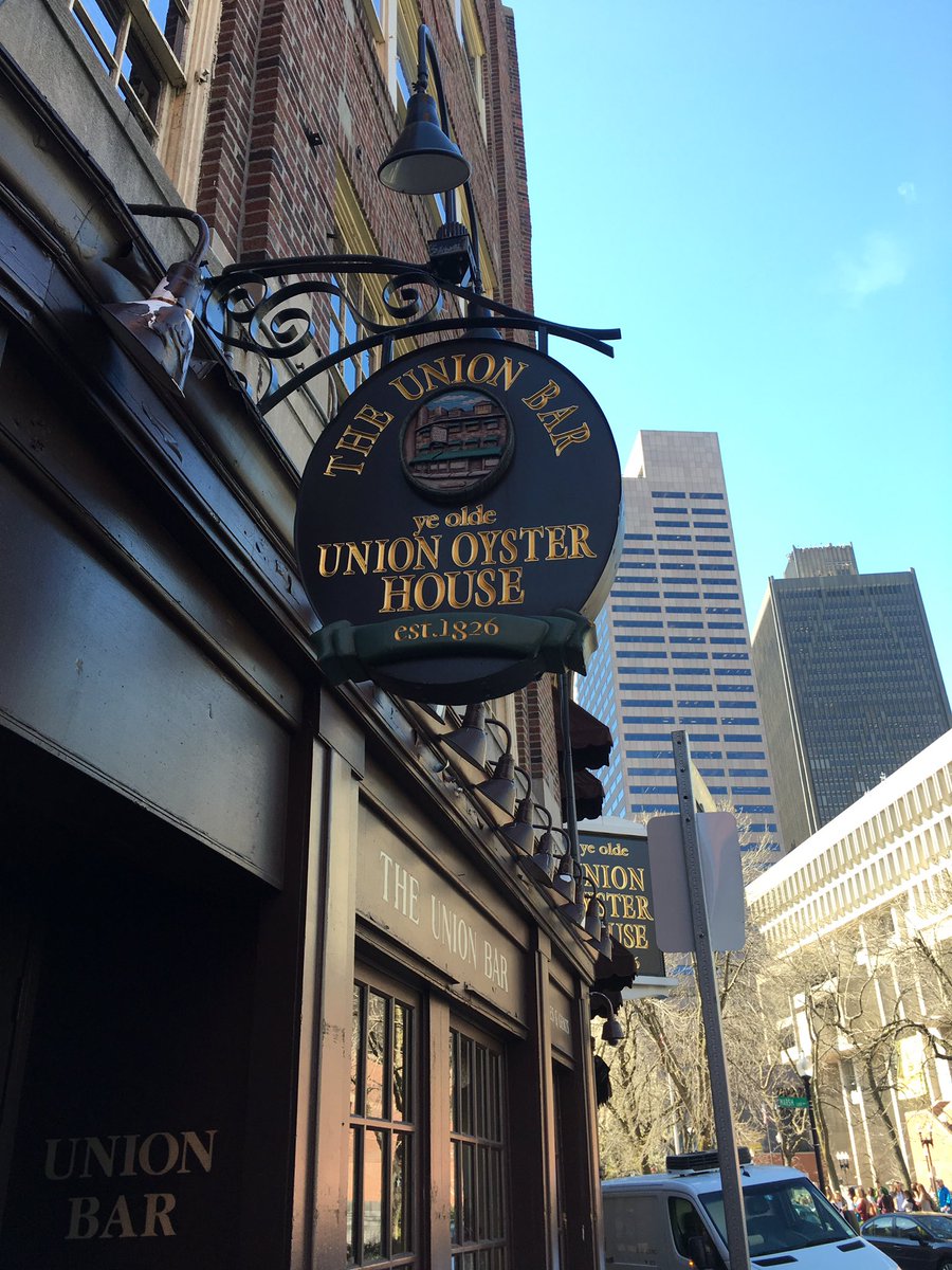 laura_lyssy's tweet photo. The union street oyster house is one of the oldest restaurants in the country. https://t.co/x0NHxAVbGX