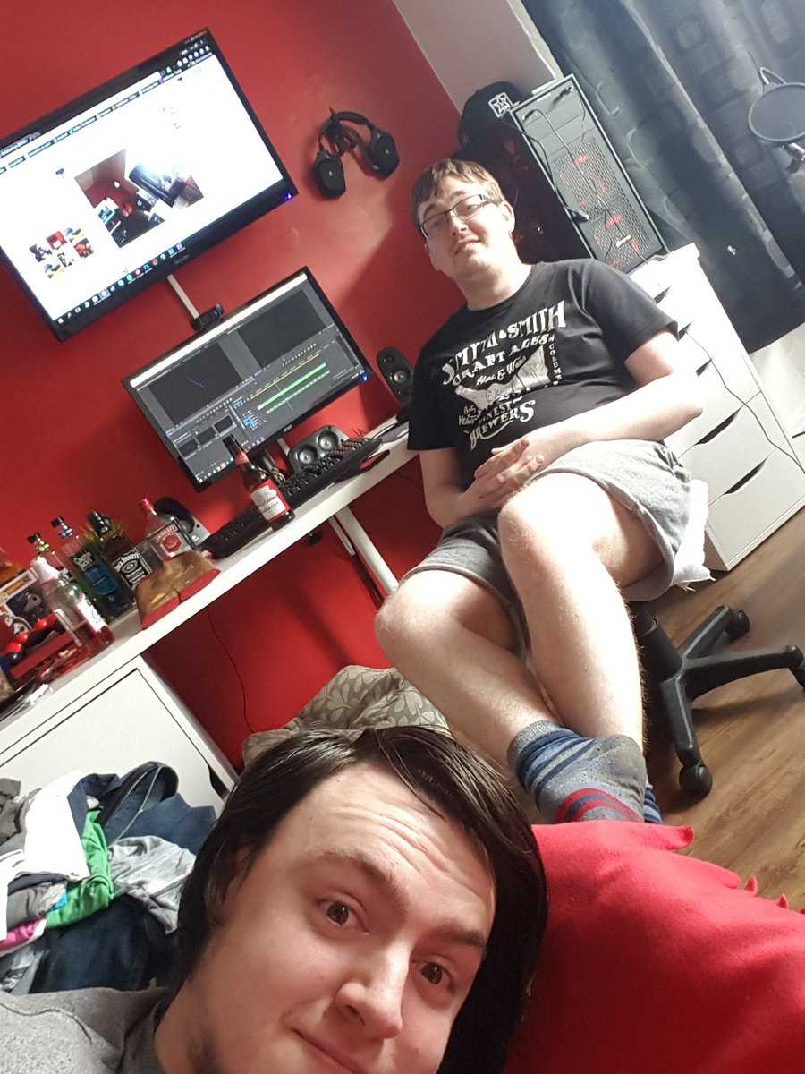 TehGamerGuys's tweet photo. 14:33 in the big bull house! https://t.co/MFVhRltWyI