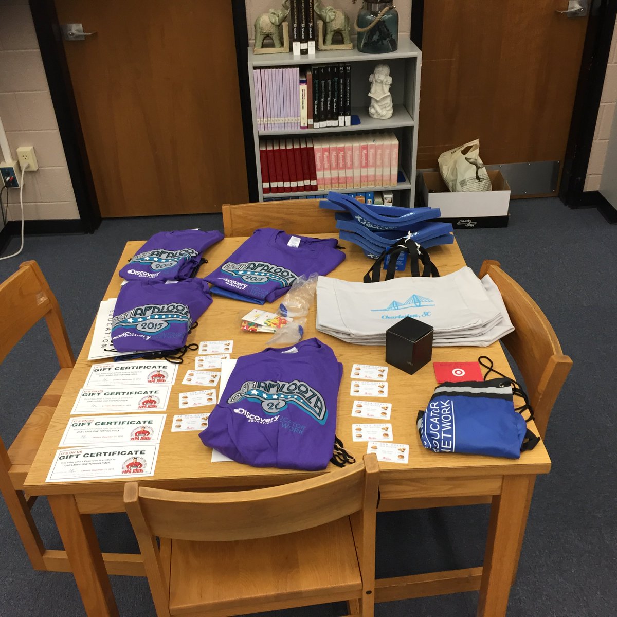NewingtonElem's tweet photo. ThanksBusPrtnrs @Target @SCStingrays @ChickfilA @NewksCHS @PapaJohns @DiscoveryEd &amp; Education Station #SpringVirtCon https://t.co/YlVJSBsSj9