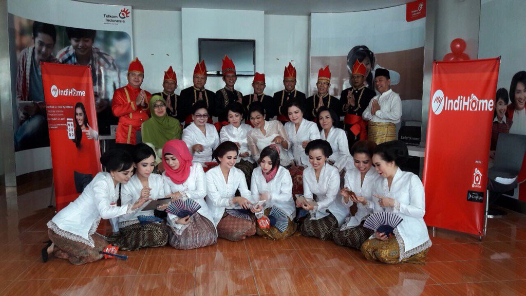 Raydio88's tweet photo. Selamat Hari Kartini. Jadilah Kartini modern : selalu ingin maju. #kartiniindihome @TelkomIndonesia https://t.co/GLQ6VYoNtT