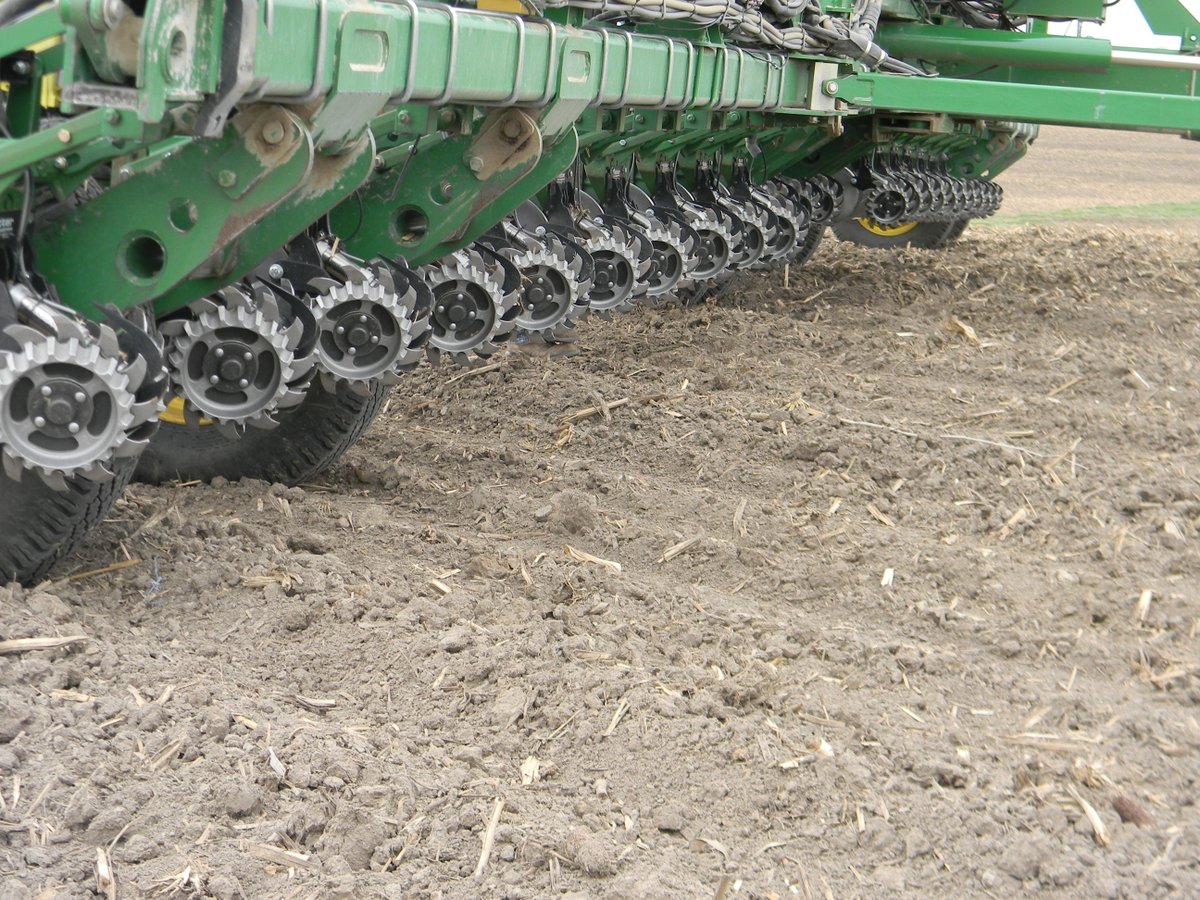 The correct attachments make your high-speed planter perform to its highest potential!
#Yetter #plant16