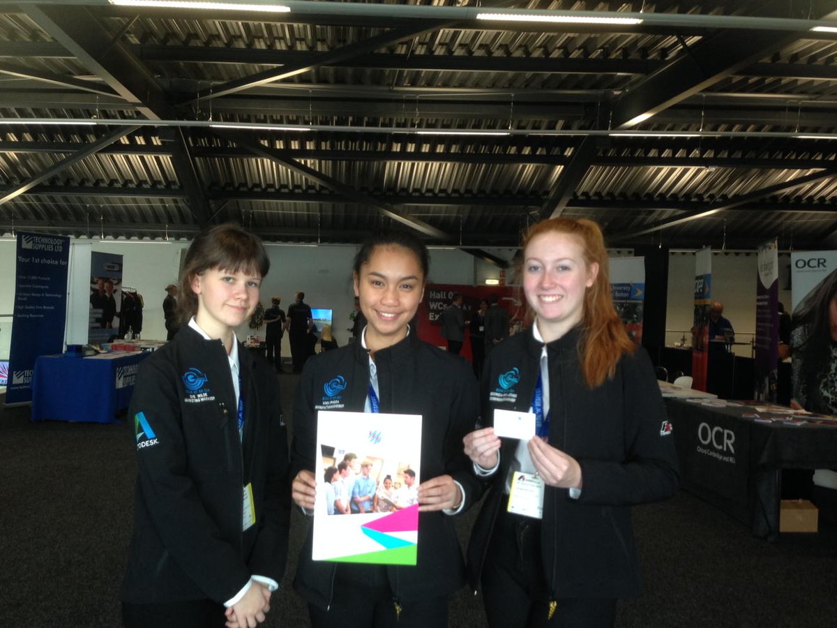 IndustrialCadet's tweet image. @BlinkofaneyeF1 Upton Pyne School team @F1inSchoolsHQ finals, they completed IC SILVER @Thenacgroup and loved it
