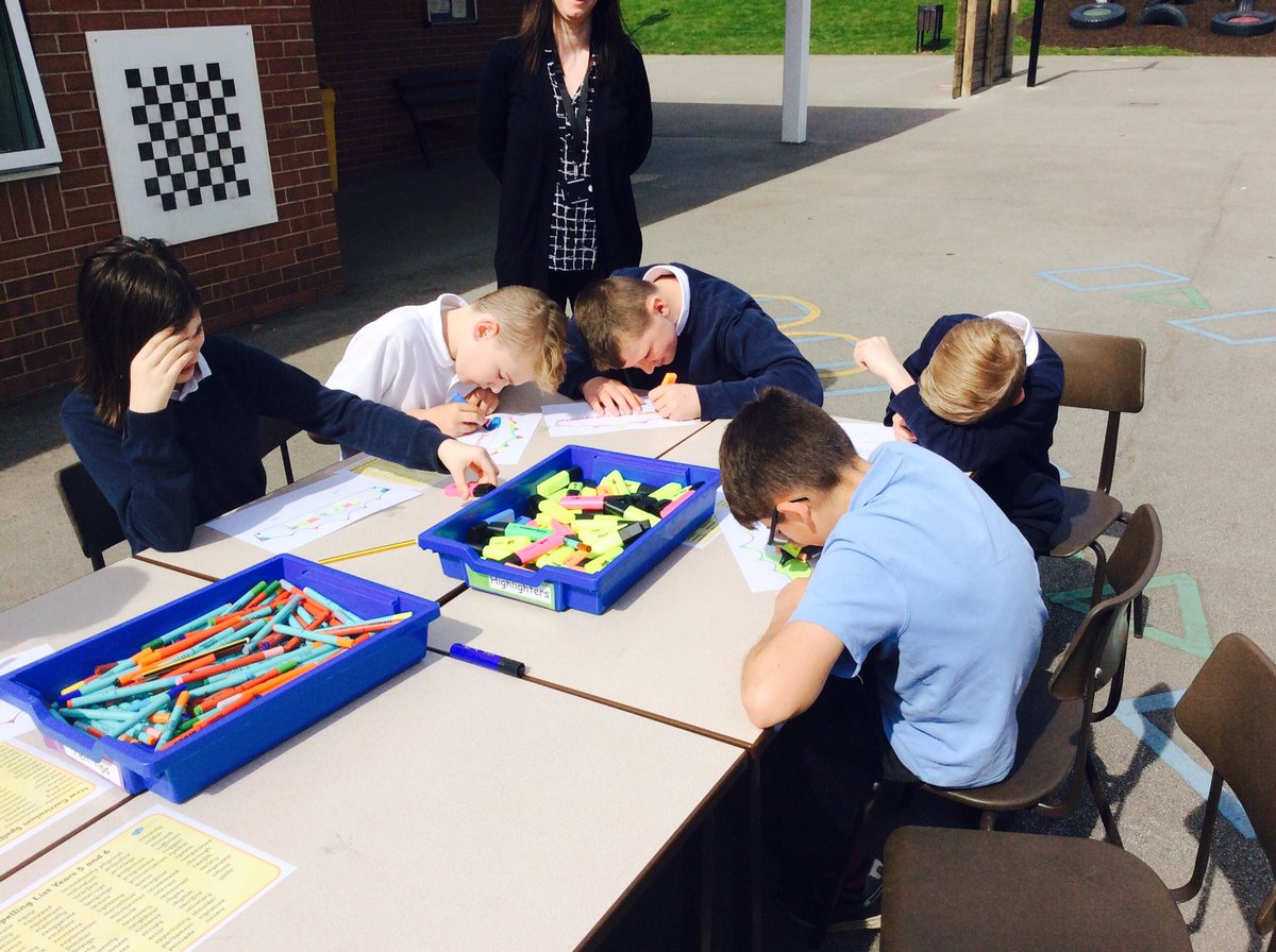humberclass's tweet photo. Humber are celebrating the Queen's birthday with the subjunctive in the sun! If I were the queen.... https://t.co/ikOFyHW4Te