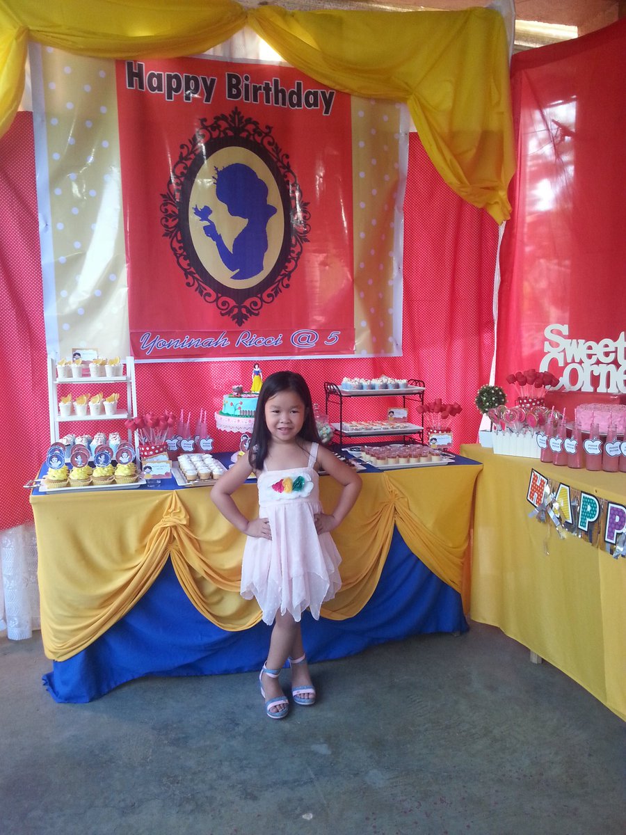 ItsMeanChin26's tweet photo. Hapi 5th bday niece Yonninah Ricci "Viktoria/Zasheng/Yuri"
thankies for coming @Lalalyce &amp;Andra
#SweetsCorner https://t.co/CiKK9l2uND
