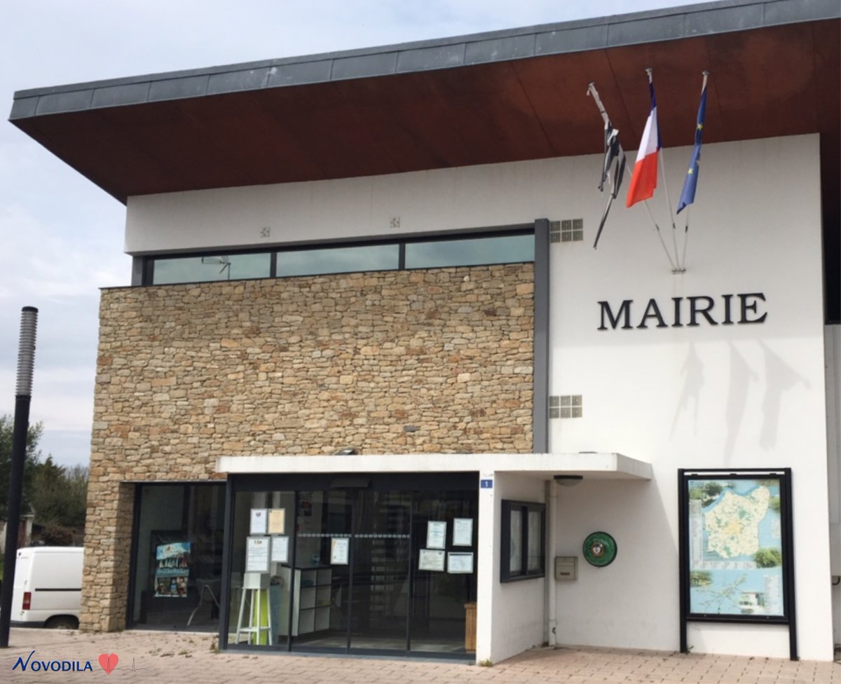 Novodila's tweet photo. La commune de Férel (56) nous a renouvelé sa confiance. Un nouveau DAE est depuis aujourd'hui prêt à sauver des vies https://t.co/NVJhN8mRyC