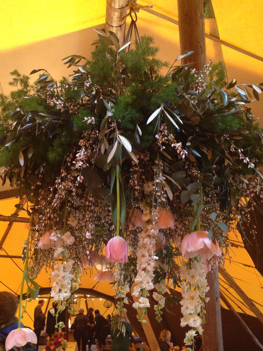 Stems_Flowers's tweet photo. Cannot wait to create these amazing floral chandeliers for a July bride #weddinghour  #tipi #love #festivalbride https://t.co/hiPahXyv5x