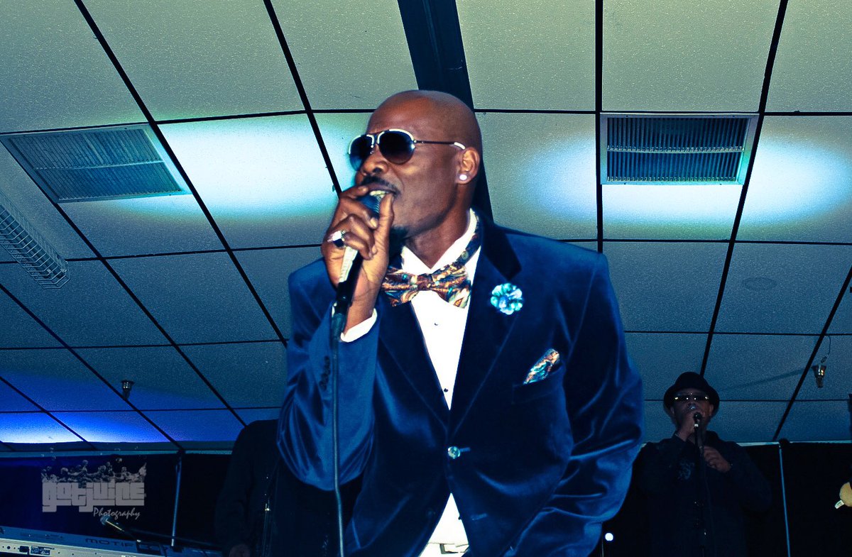 GotjuiceMedia's tweet image. Boy can @SirStringfellow put on a show and look sharp while doing it! #photographer #LosAngeles #California #socal